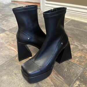 Brand new w/out tags black platform ankle boots